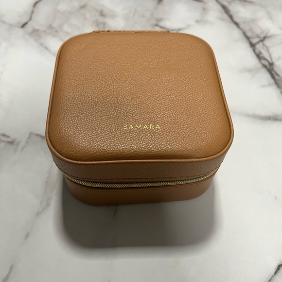 Tan Travel Jewelry Box - Picture 2 of 2